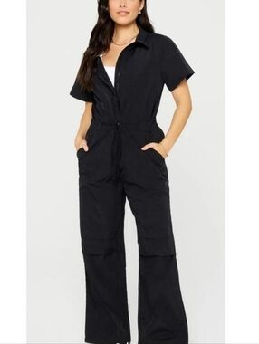 Fabletics Black Short-Sleeve Drawstring Utility Jumpsuit Sise M